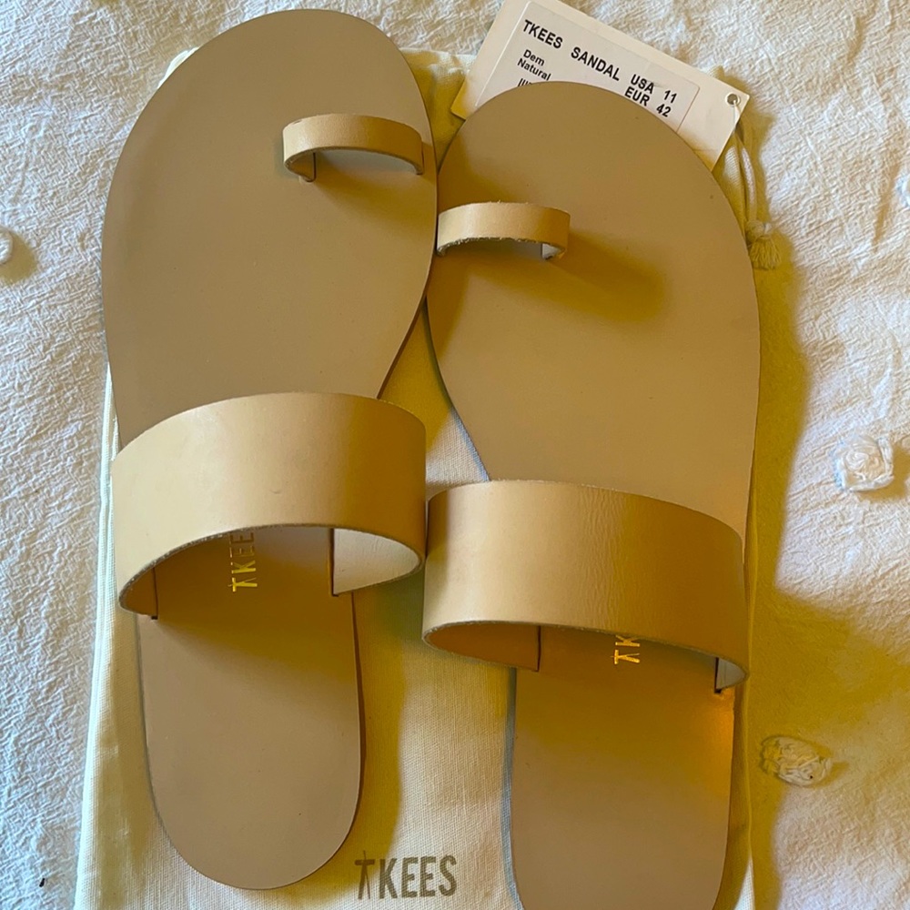 TKEES Dem Natural sandals - brand new!!- size 11